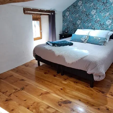 Le Grenier Des Moineaux Chezchristineetfabrice Couette-café